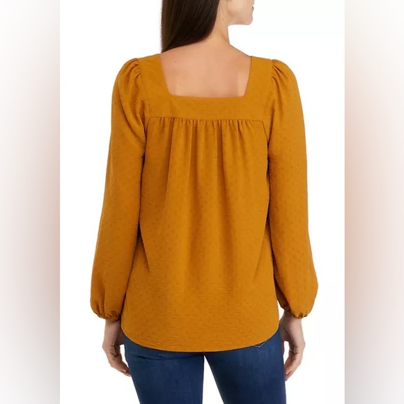 Long Sleeve Square Neck Airflow Top - Picture 2 of 4